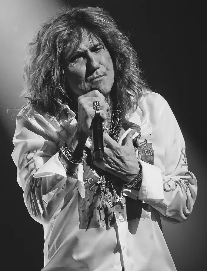 Дэвид Ковердэйл на концерте в Санкт-Петербурге, 2019