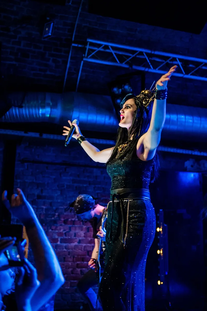 Xandria на Symphonic Metal Nights в Бохуме, 2016: вокалистка на сцене