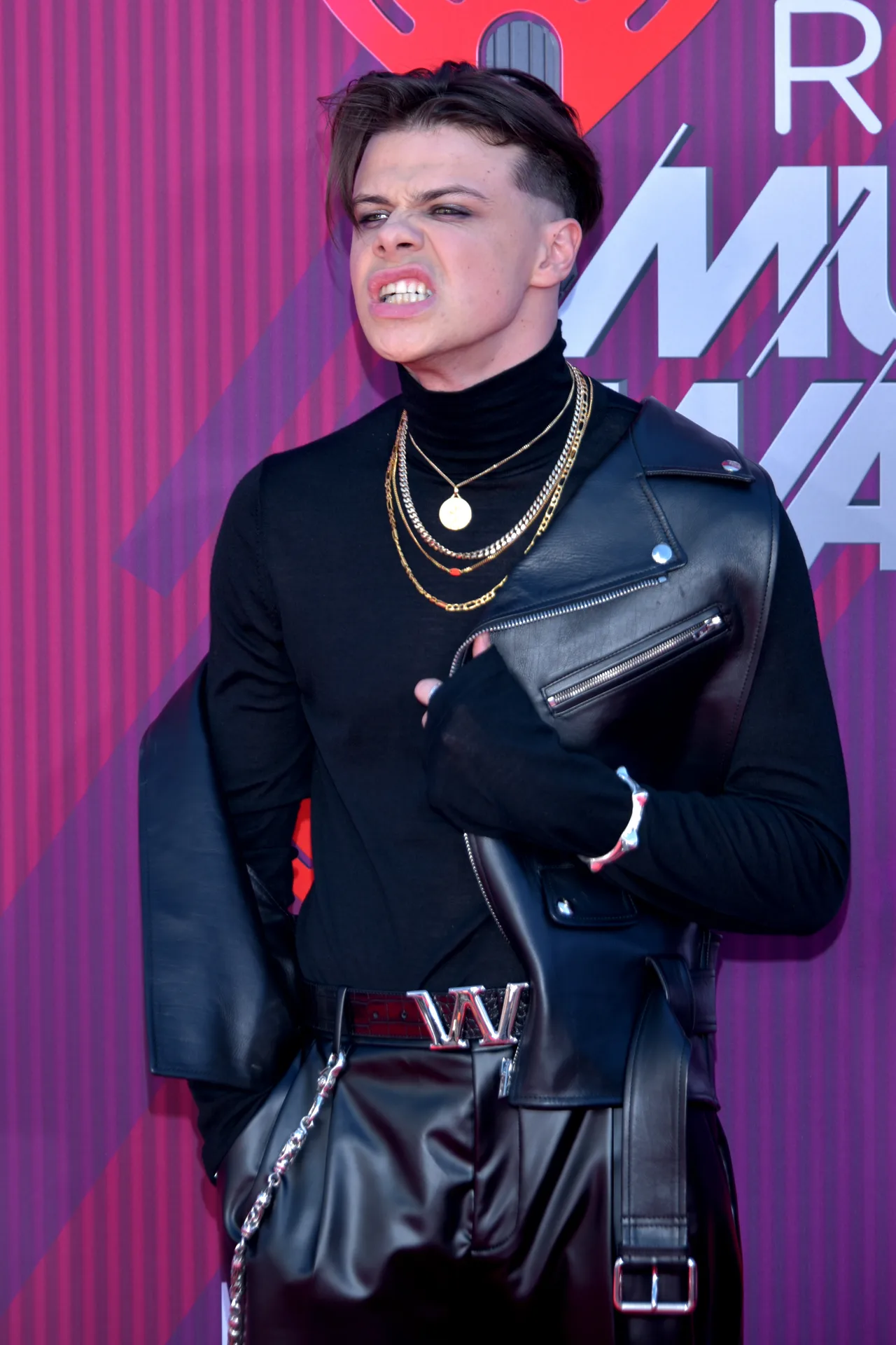 YUNGBLUD на красной дорожке iHeartRadio Music Awards, 2019