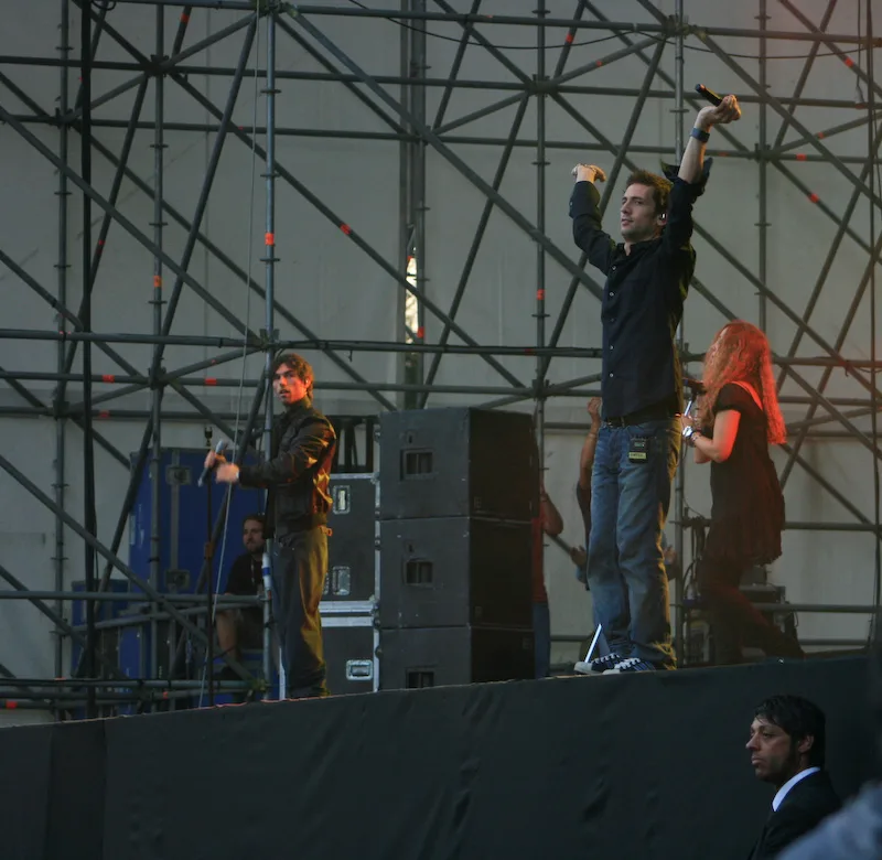 Zero Assoluto на большой сцене, концертный кадр, 2007